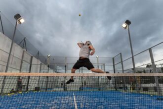 Social and community benefits of playing paddle tennis