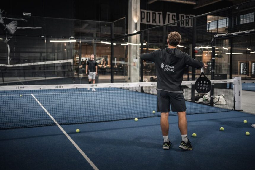 Learn padel rules and basic strategies